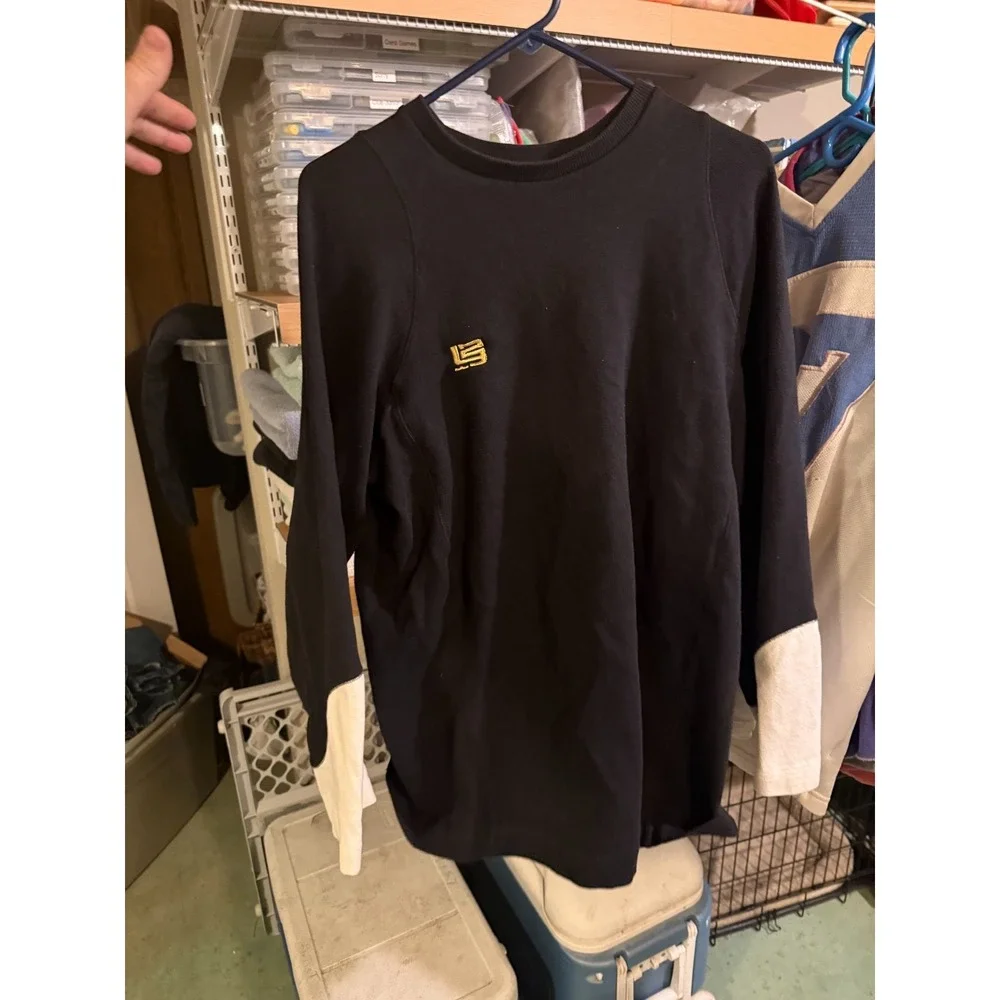 Nike LeBron LS Long Sleeve Shirt Black‎ Gold Swoosh XL Vintage Hong Kong - Picture 3 of 7